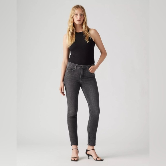 Levi's 311 Shaping Skinny Jeans Black Women Size 30 - Picture 1 of 11